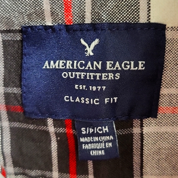 American Eagle Classic Fit Plaid Button Down Shirt - Picture 6 of 8